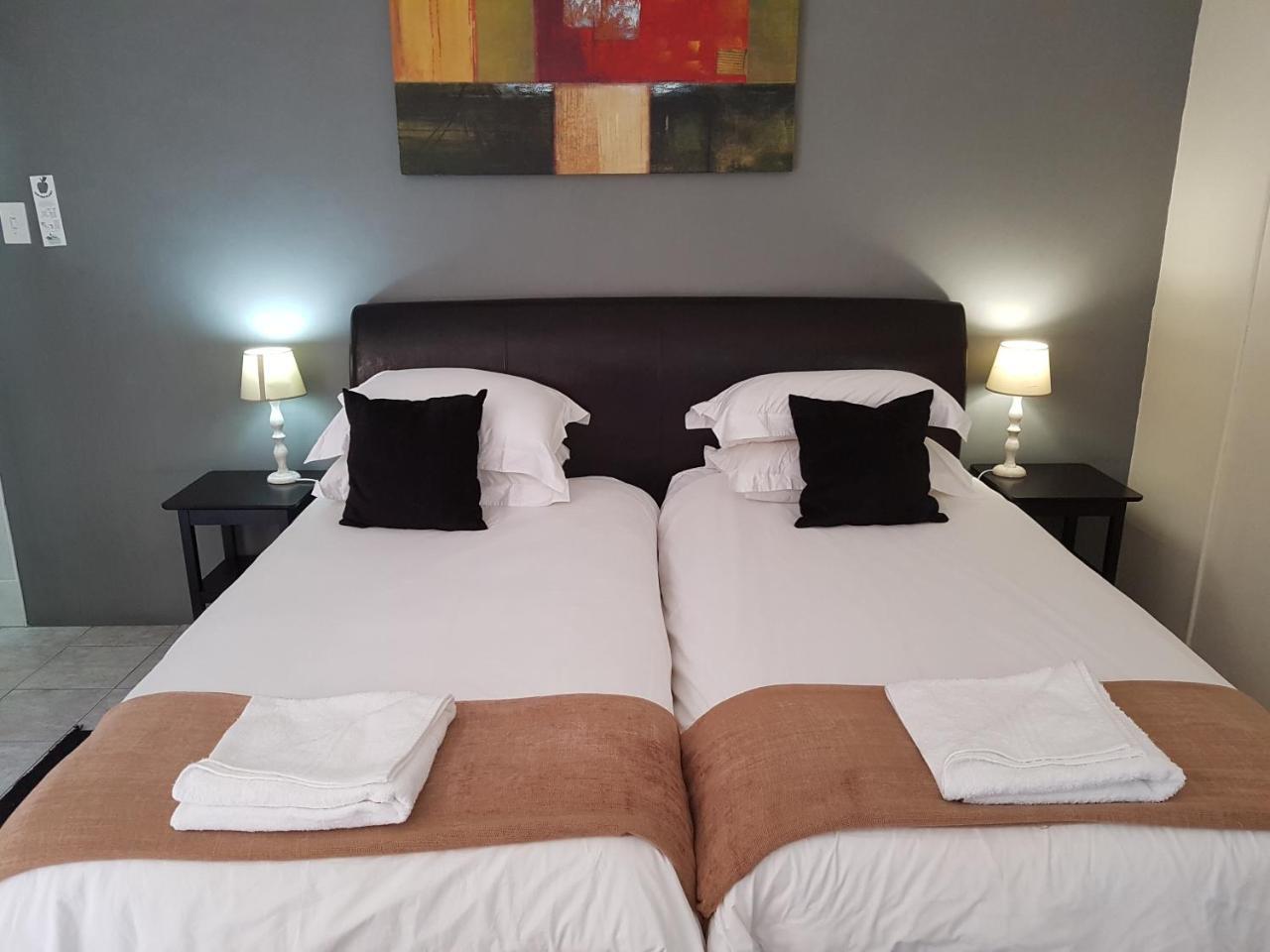 Knysna Herons Guest House ภายนอก รูปภาพ