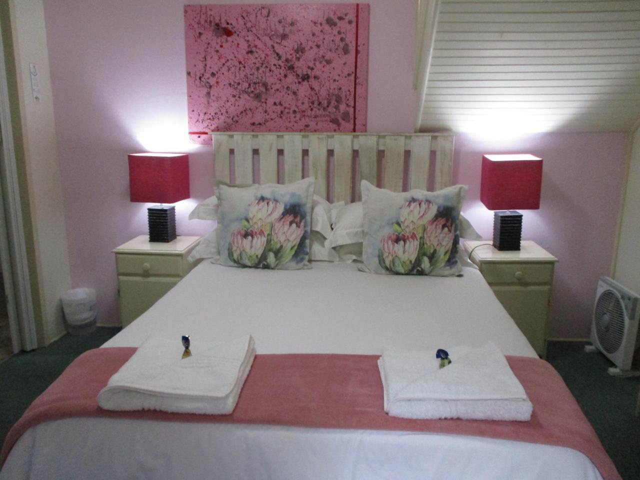 Knysna Herons Guest House ภายนอก รูปภาพ