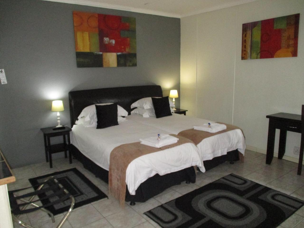 Knysna Herons Guest House ภายนอก รูปภาพ