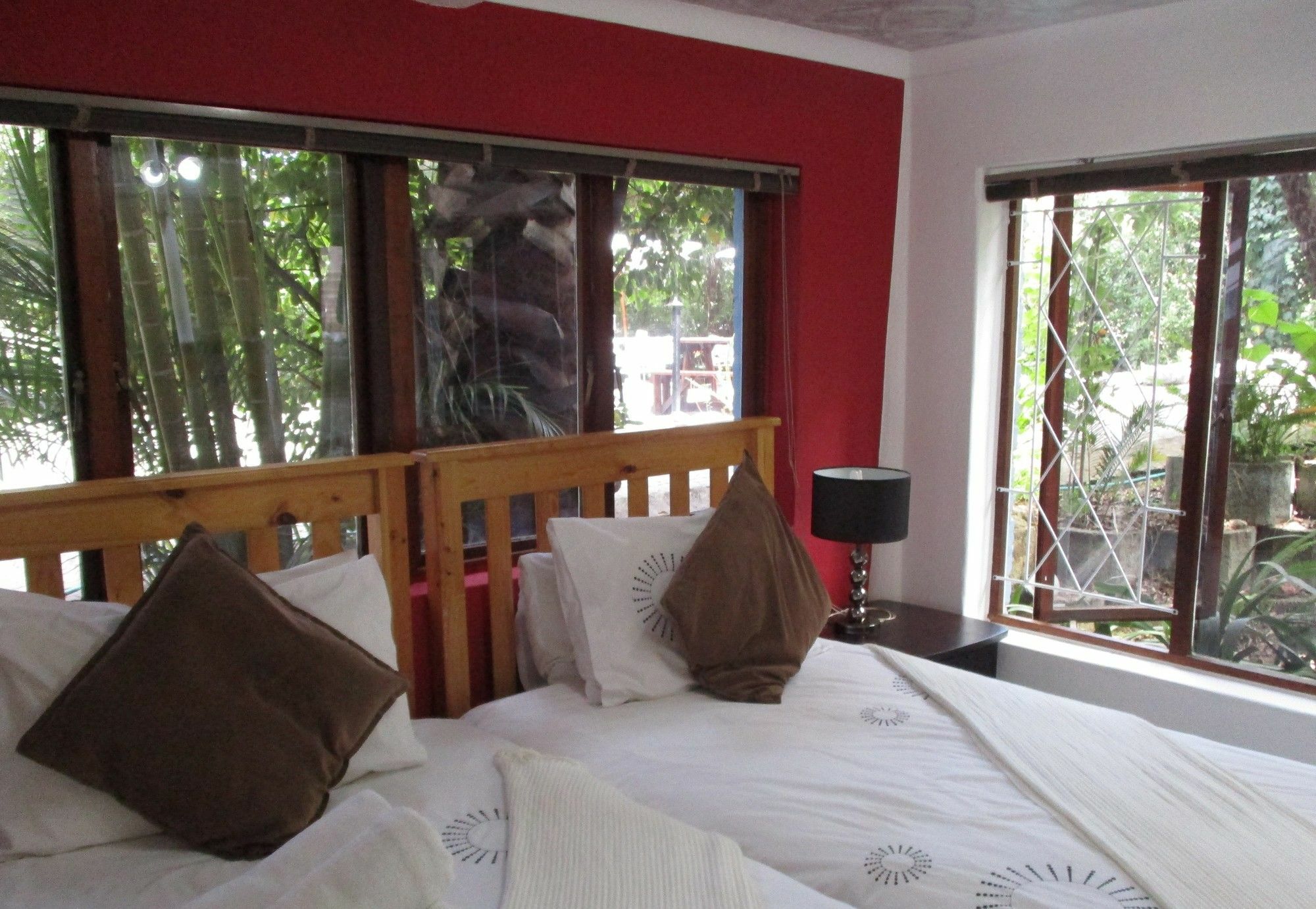 Knysna Herons Guest House ภายนอก รูปภาพ